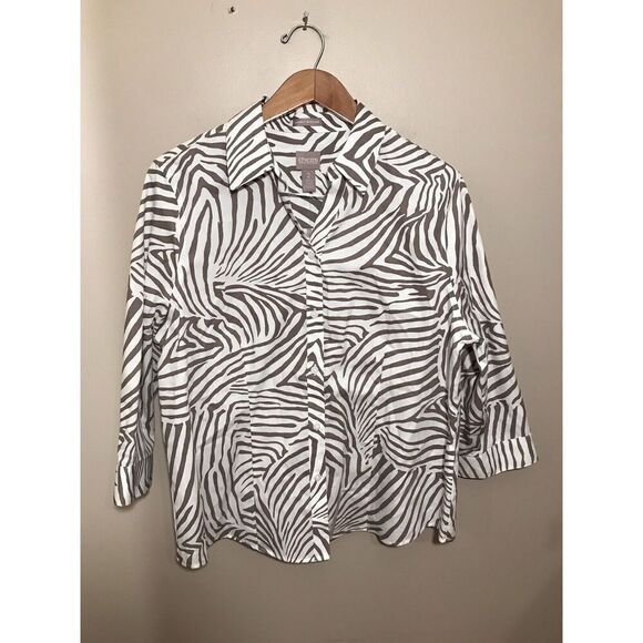 Chico’s Lorena Button Top Large Chicos Size 2 Contemporary Zebra 3/4 Sleeve NWT - Picture 2 of 7